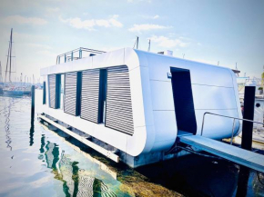 Floating Home Nr 1